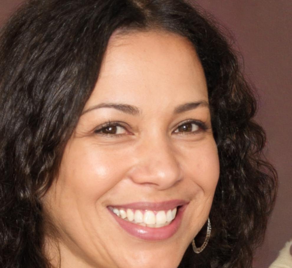 Elena Rossini, Senior Network Engineer