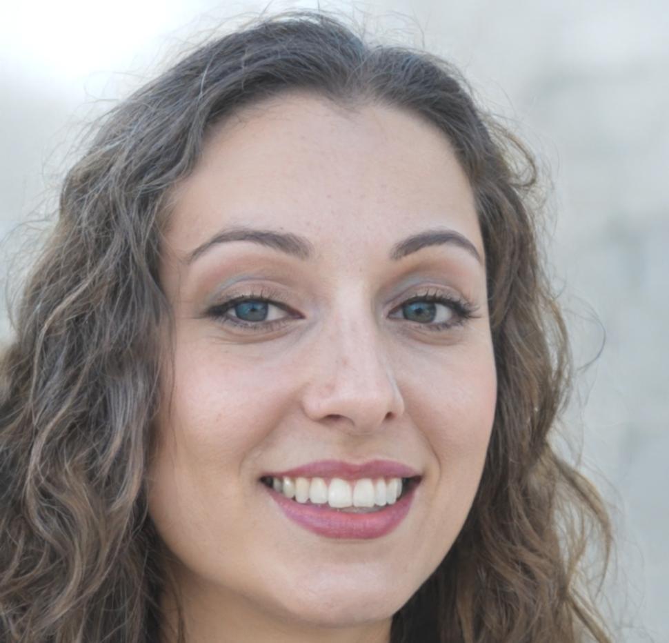Ritratto di Benedetta Morelli, esperta in reti e sicurezza informatica