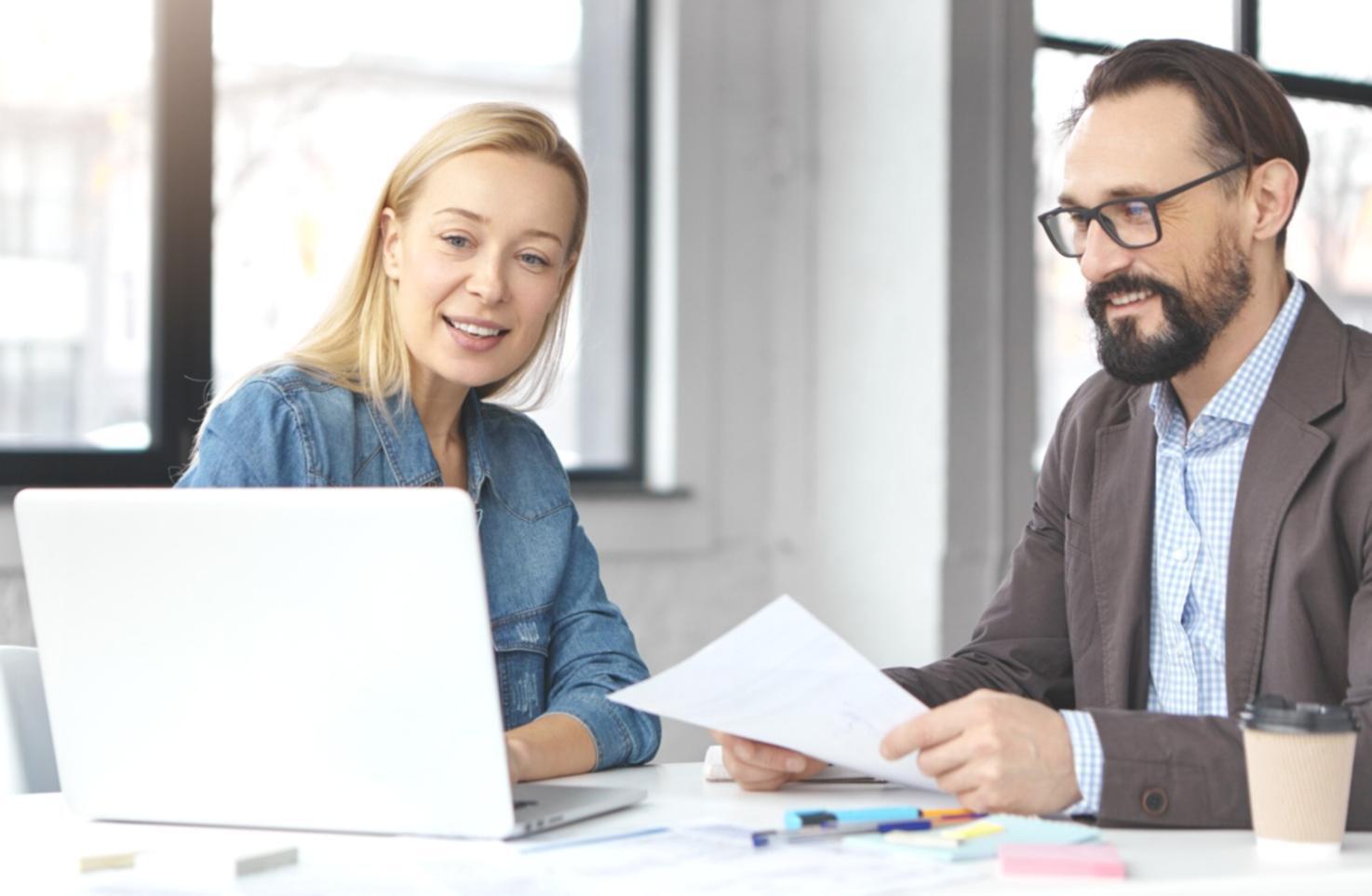 Infrastruttura di rete moderna con server e apparecchiature di networking